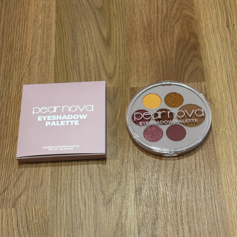 5 for $25 item 🌺 Pear Nova Eyeshadow Palette